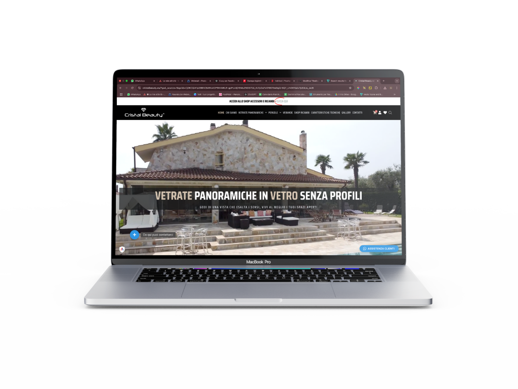 Laptop con sito web di vetrate panoramiche aperto.